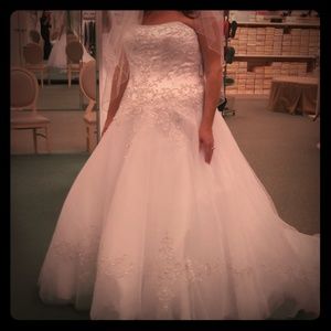 Wedding gown